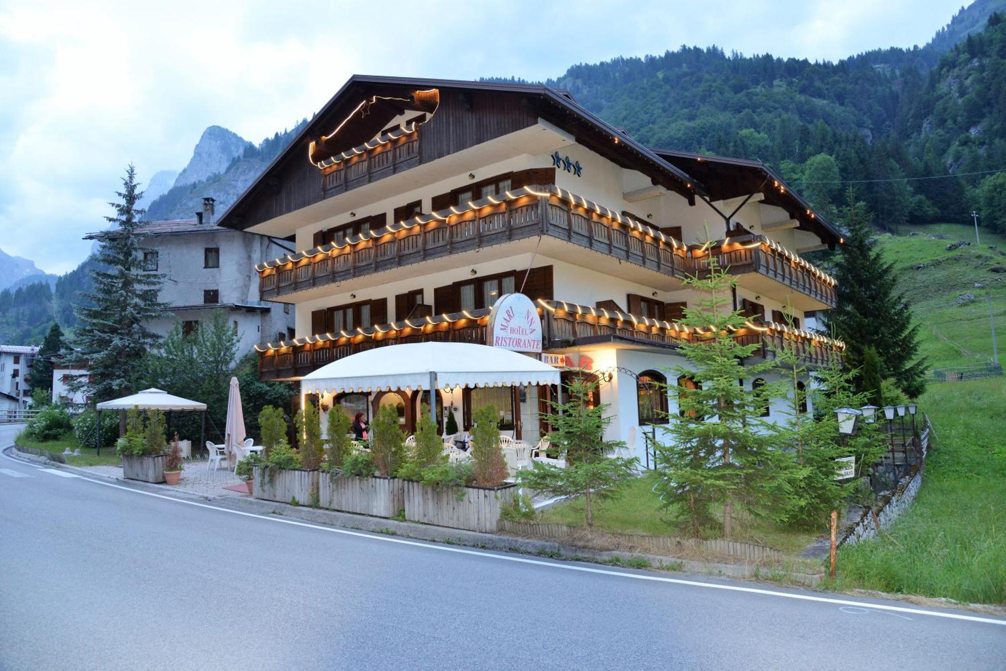 Hotel Marianna Rocca Pietore Exterior photo
