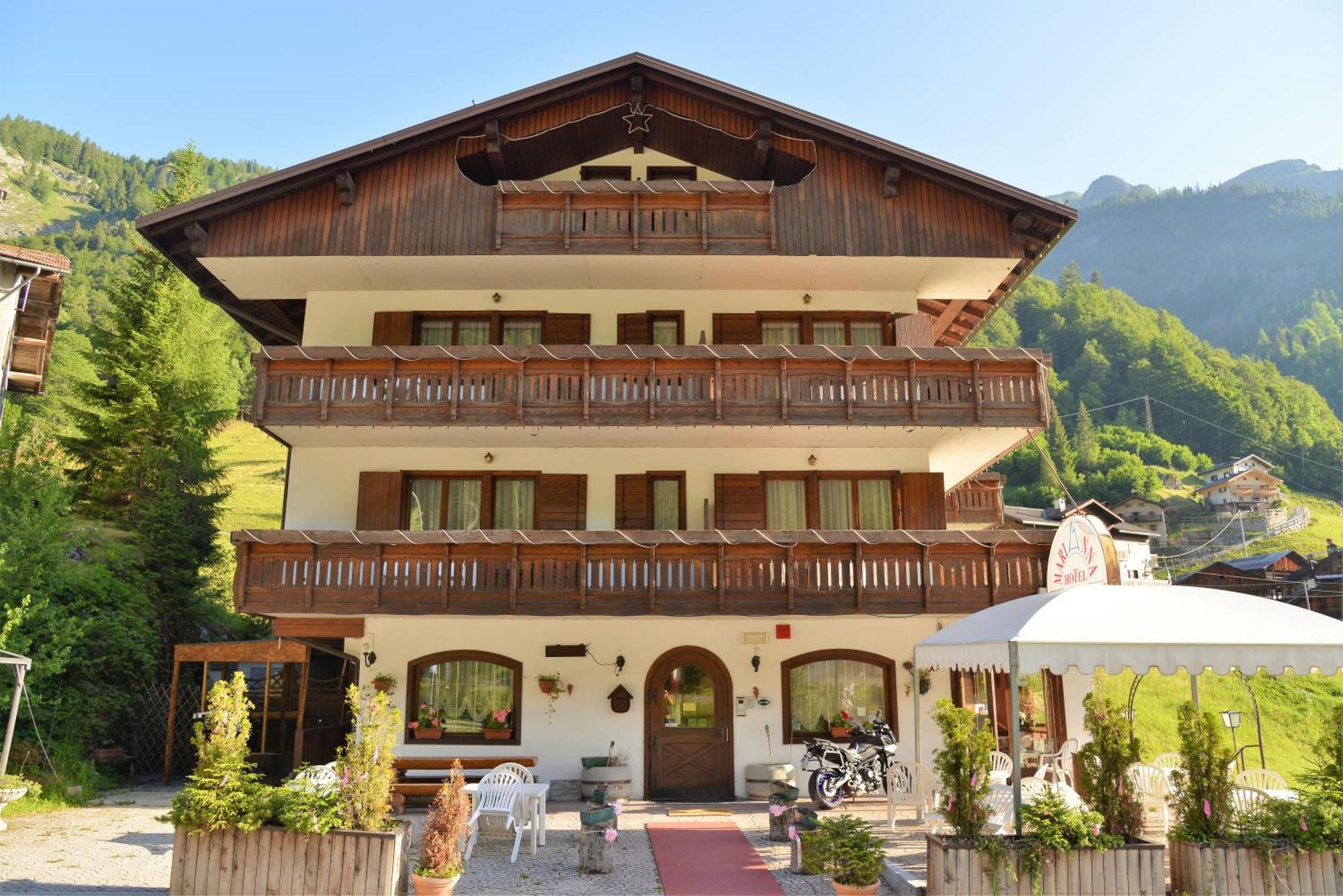 Hotel Marianna Rocca Pietore Exterior photo